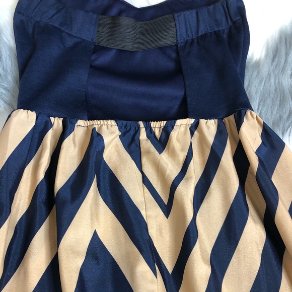 Strapless dress. - Picture 8 of 11